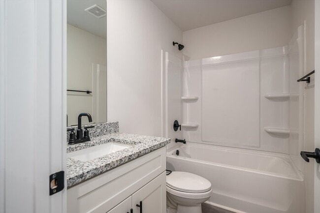 Building Photo - Live Brand-New in Hickory – Modern 3BR Tow...