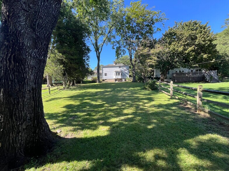 Building Photo - 4012 Fairway Rd