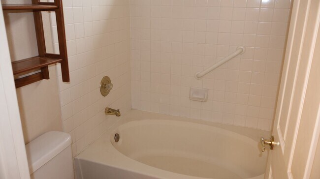 Building Photo - Just Remodeled House