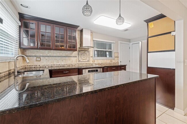 Building Photo - 6001 S Himes Ave