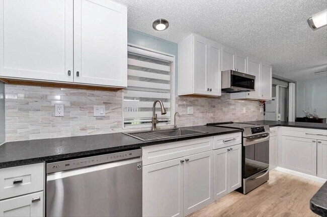 Building Photo - 5839 SW 59th St