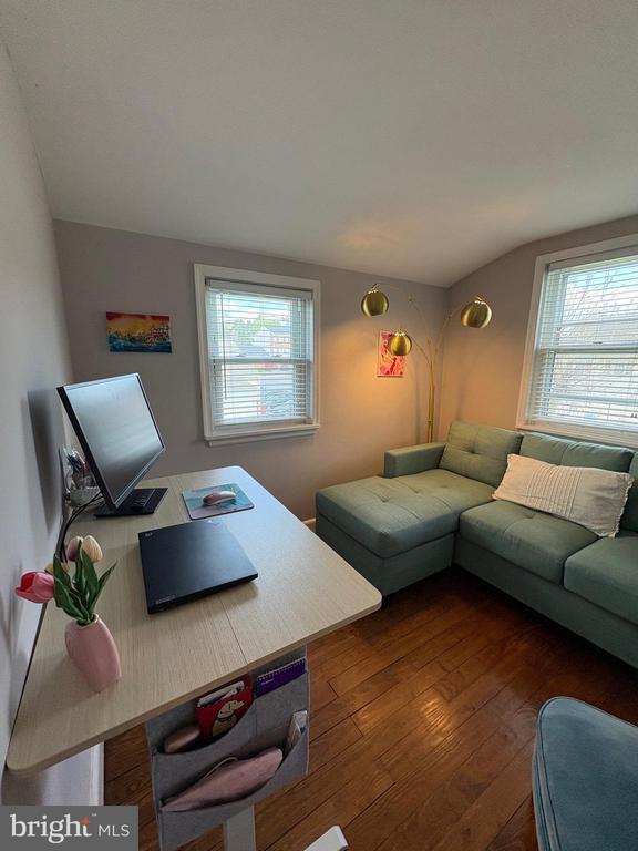 Building Photo - 509 D St