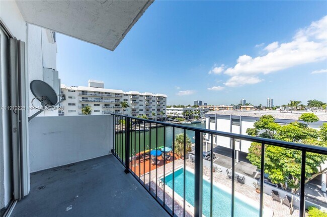 Building Photo - 3642 NE 171 St