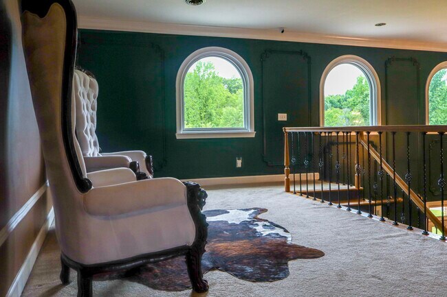 Building Photo - FURNISHED 6500 SQ FT MANSION (SHORT TERM / INSURANCE)