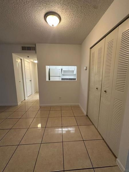 Building Photo - 5875 SW 41st St