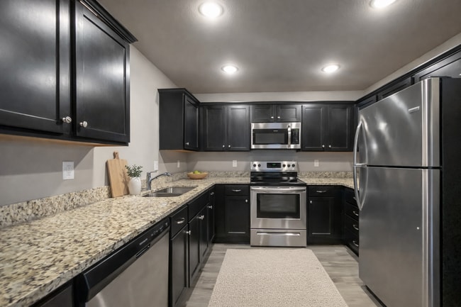 Building Photo - Updated 3-Bed, 2-Bath Ranch Townhome with Garage in Blue Springs