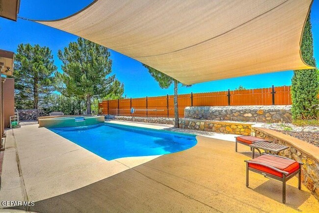 Building Photo - 1009 Sun Ridge Dr