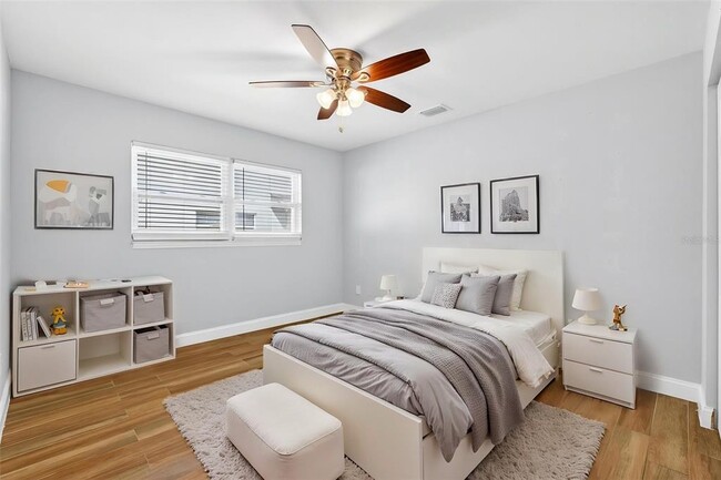 Building Photo - 1012 W Adalee St