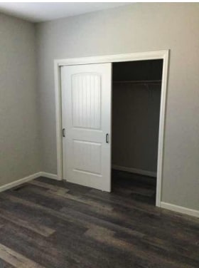 Building Photo - 632 E Star Ct
