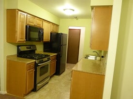 Building Photo - 125 W 66th St