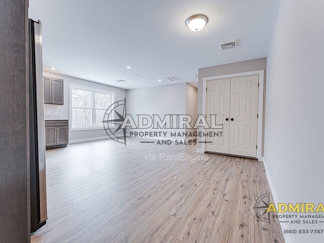 Building Photo - 3 Strafford Rd