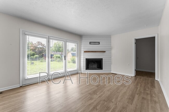 Building Photo - 3164 Bluebell Ln
