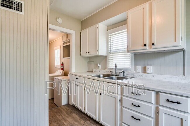 Building Photo - 2156 Santa Fe S