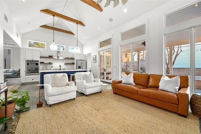 Building Photo - 1101 Lorrain St