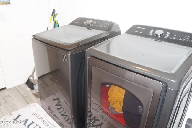 Building Photo - 10864 W Marshall Ave