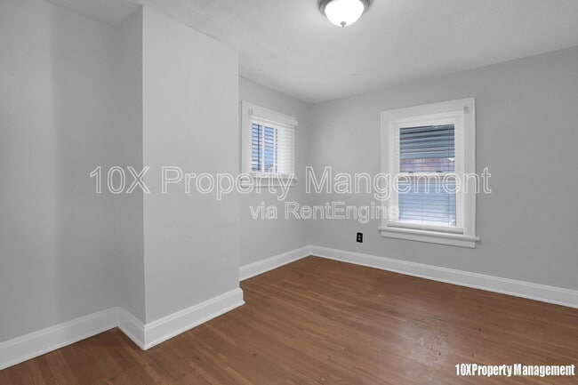 Building Photo - 563 S Burgess Ave