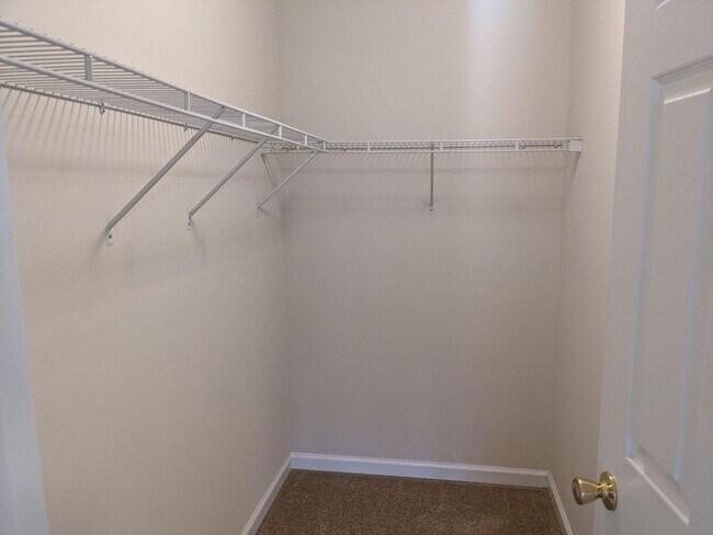 Building Photo - 3 Bedroom Townhouse for Rent in Waynesboro!