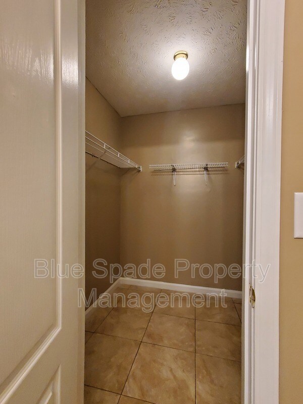 Building Photo - 6237 Dorsett Shoals Rd