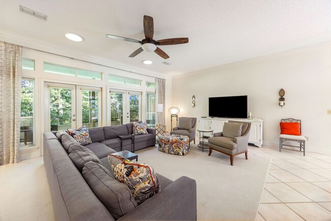 Building Photo - Ocean Village, 3 bed, 2 bath, FULLY furnished home! Walk to the Beach!