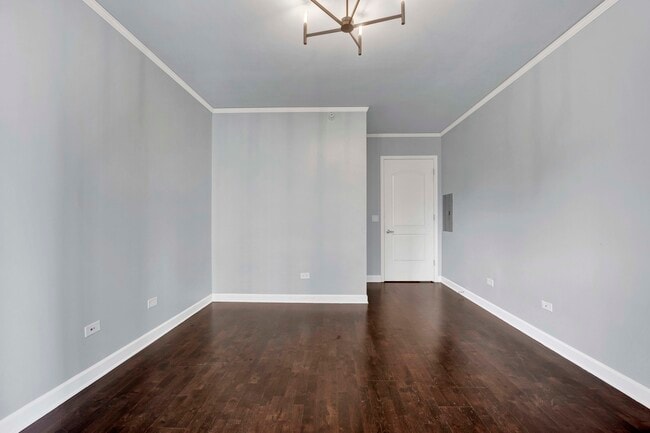 Building Photo - 450 E Waterside Dr