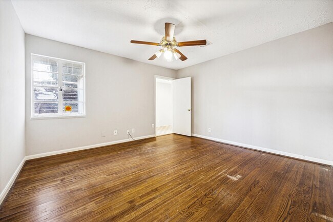 Building Photo - 2712 W Holcombe Blvd