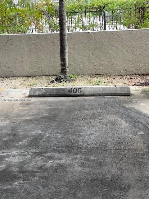 Building Photo - 13455 NE 10th Ave