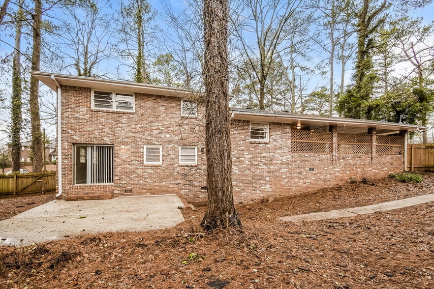Building Photo - 2500 Pine Branch Way