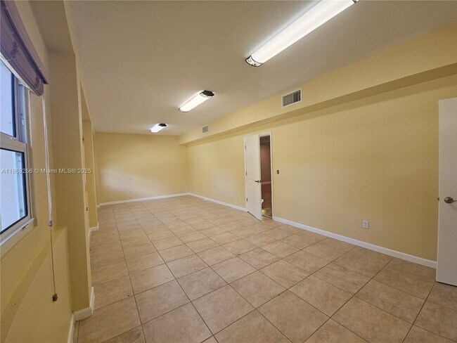 Building Photo - 15101 SW 27th St