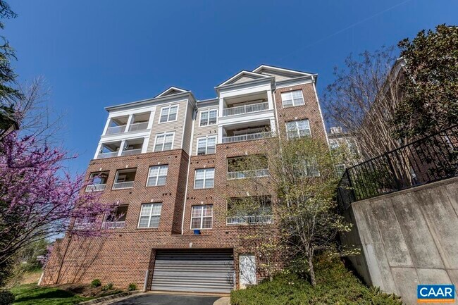 Building Photo - 1051 Glenwood Station Ln