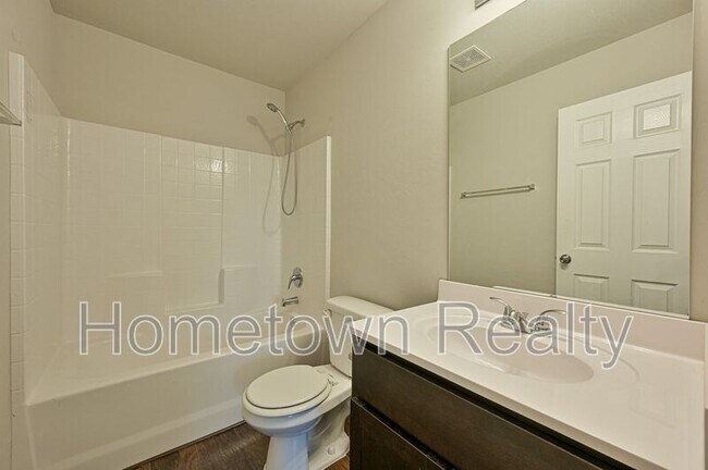 Building Photo - 9708 High Noon Rd