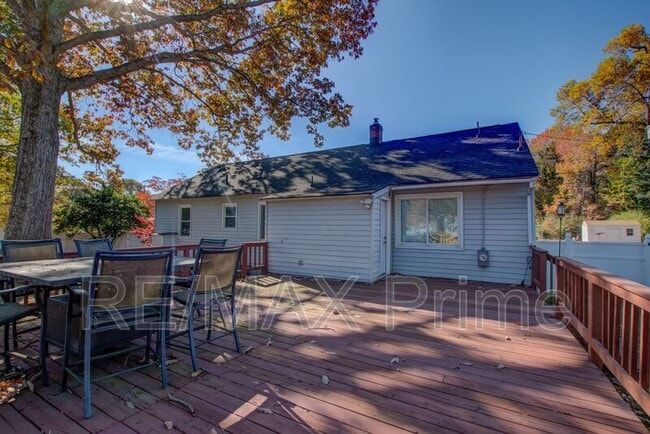 Building Photo - 200 Cynthia Dr