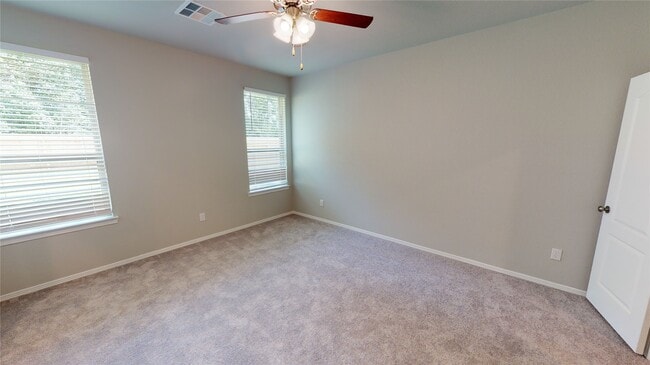 Building Photo - 707 Thicket Bluff Dr