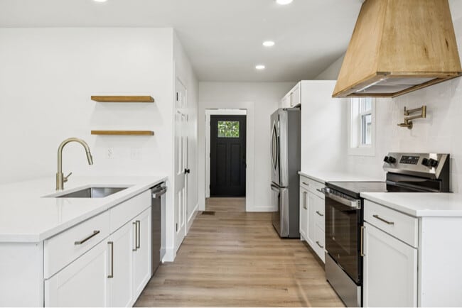 Building Photo - 1332 Columbia Ave