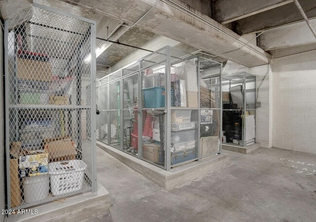 Building Photo - 4020 N Scottsdale Rd