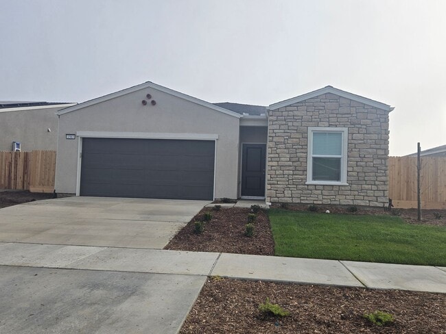 Building Photo - 3 BR 2 BA New Build home available 5/3