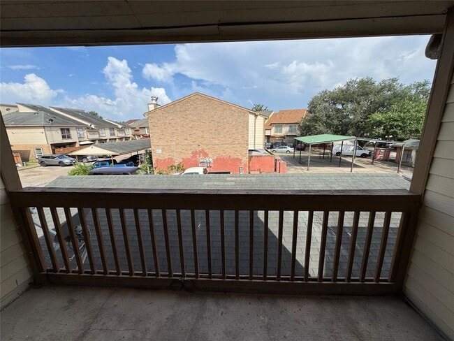 Building Photo - 9803 Club Creek Dr