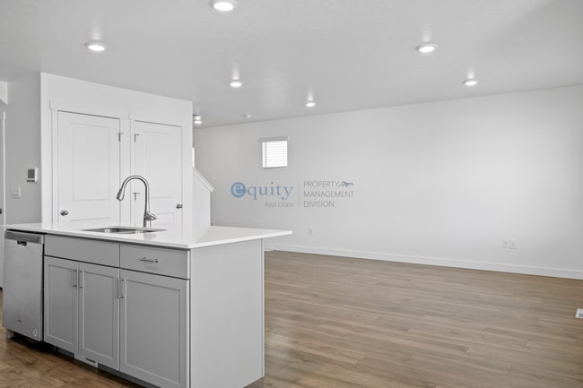 Building Photo - 8522 W Beckville Dr