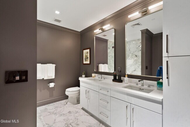 Building Photo - 19 Washington St