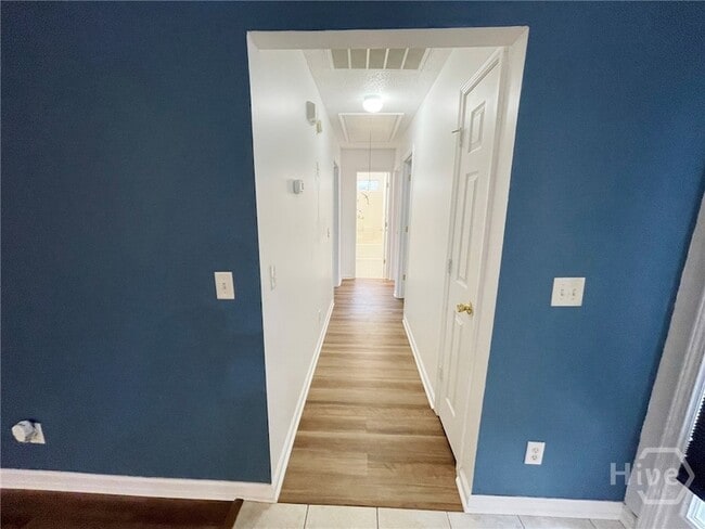 Building Photo - 128 Cormorant Way