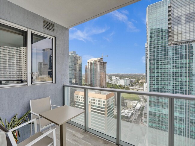 Building Photo - 1300 Brickell Bay Dr