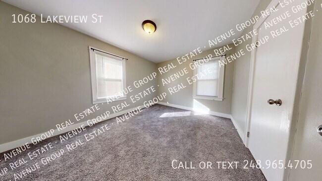 Building Photo - 1068 Lakeview St