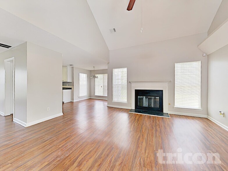 Building Photo - 105 River View Ct