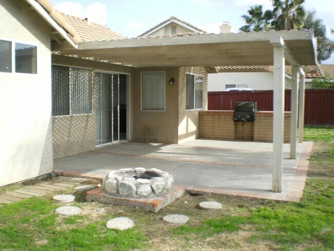 Building Photo - 1260 Ave Rosa Mundi