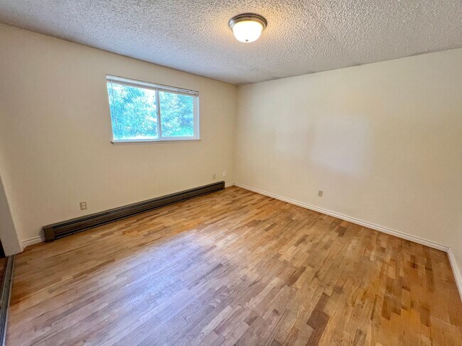 Building Photo - 1707 College Pl