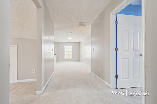 Building Photo - 3157 Skinner Dr