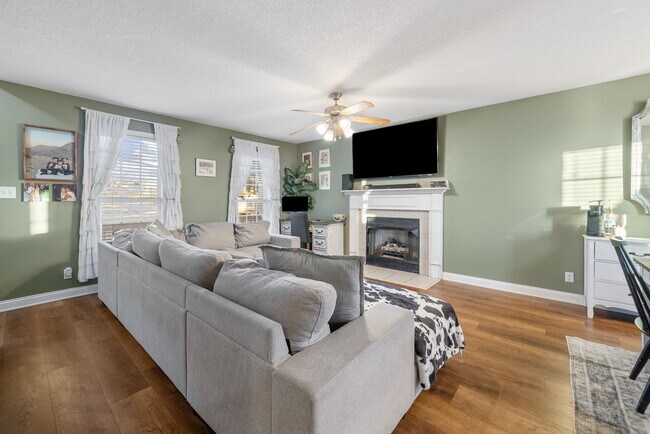 Building Photo - 1700 Cedar Springs Cir