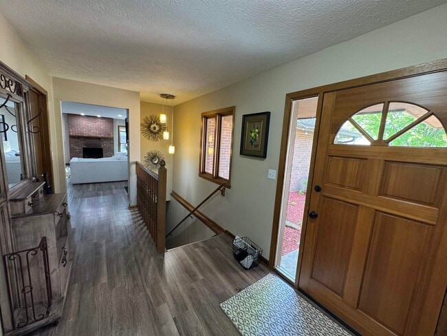 Building Photo - 5855 Thatcher Dr