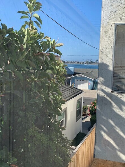 Building Photo - 3733 Riviera Dr