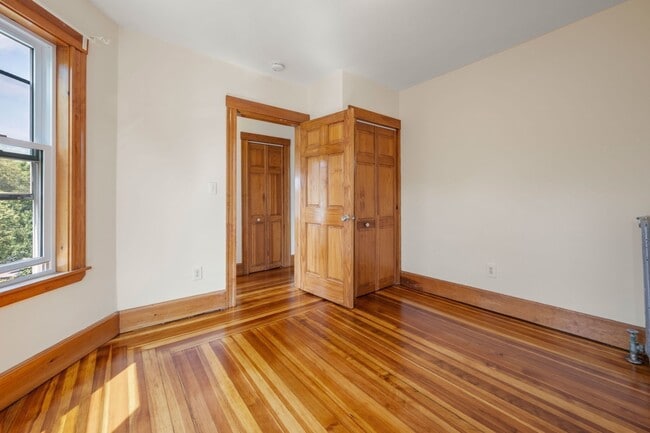 Building Photo - 26 Chilton St