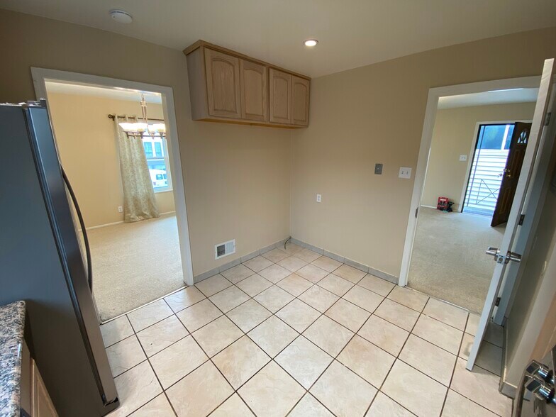 Kitchen - 258 Canterbury Ave